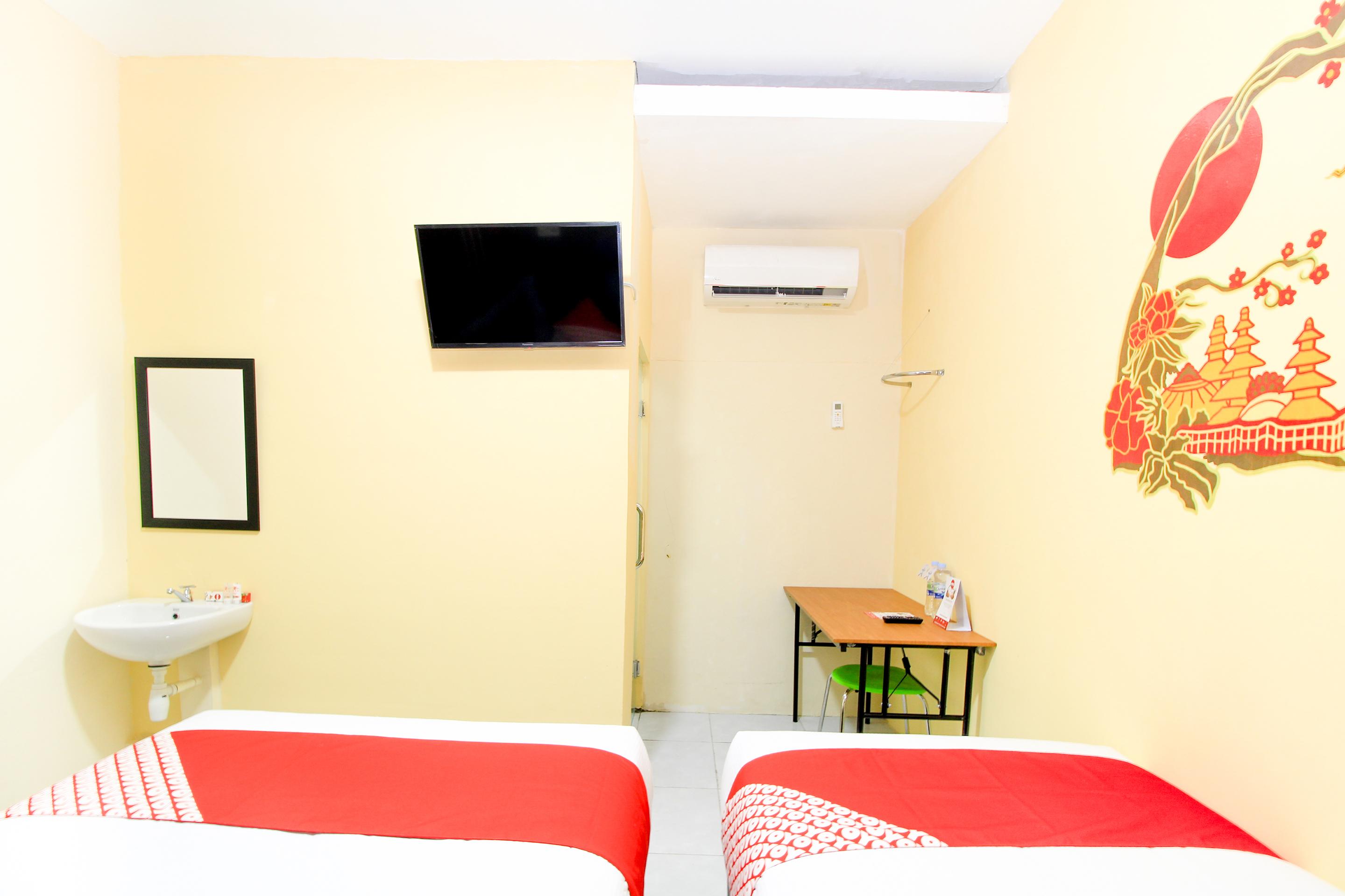 Super Oyo Capital O 217 A1 Hotel Surabaya Exterior foto