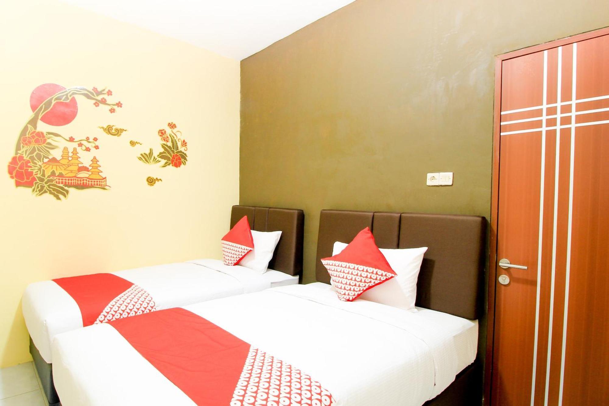 Super Oyo Capital O 217 A1 Hotel Surabaya Exterior foto